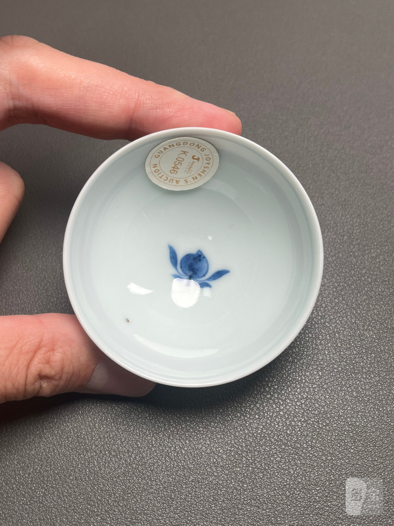 清雍正  青花内折枝桃实纹小杯（一对） - 图10